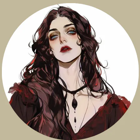 femme âgé brune aux yeux clairs