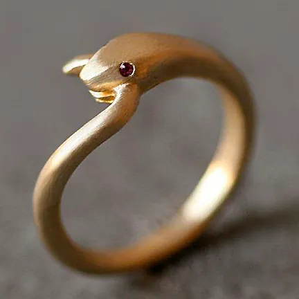 bague couleuvre qui se mord la queue